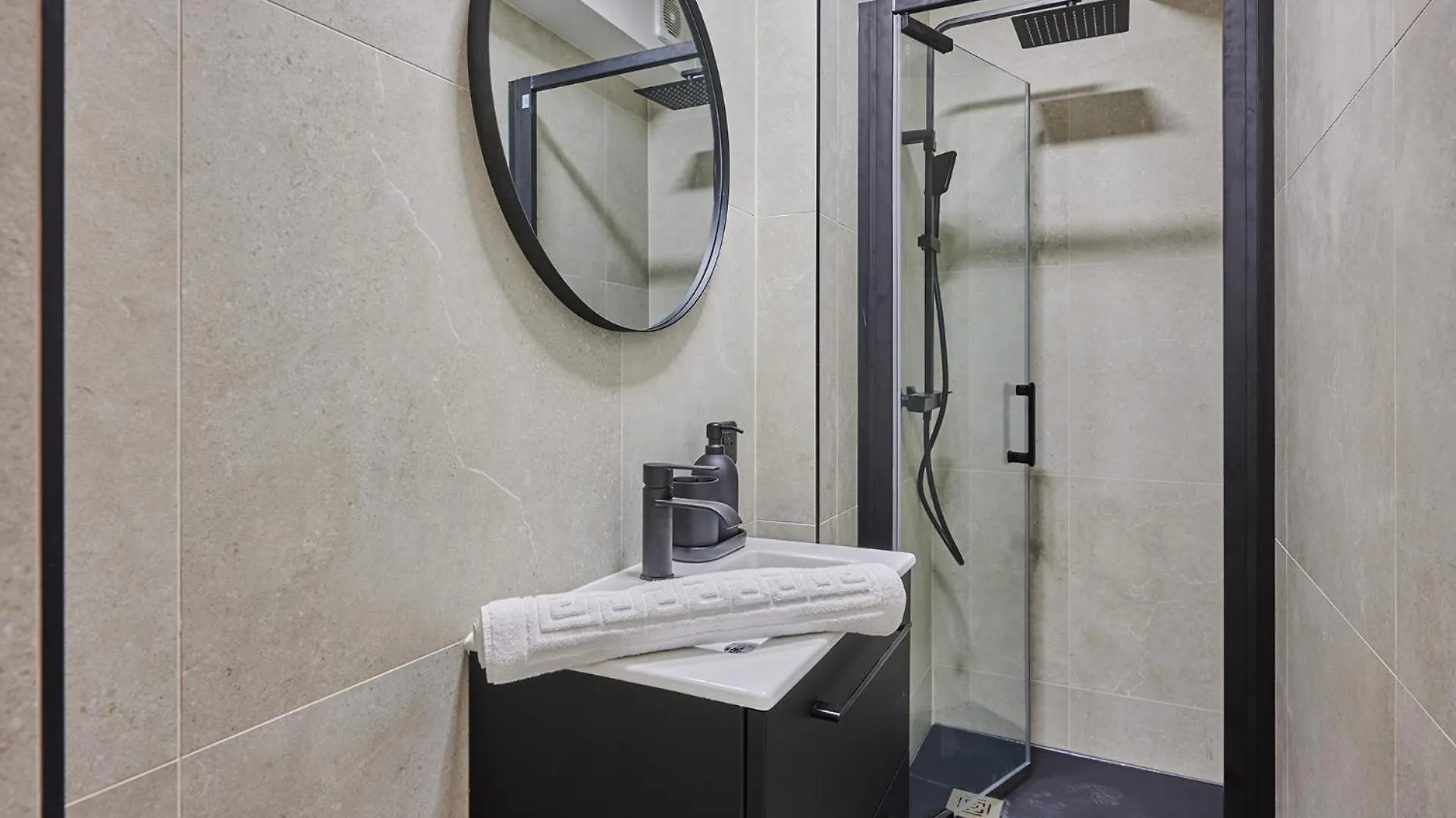פריז Apartment Louvre Museum By Studio Prestige